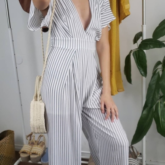 🚨LAST ONE!!//The Ivory// White Stripe Jumpsuit - Picture 4 of 4